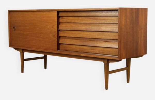 Enfilade en teck avec porte coulissante et tiroirs, années 1960