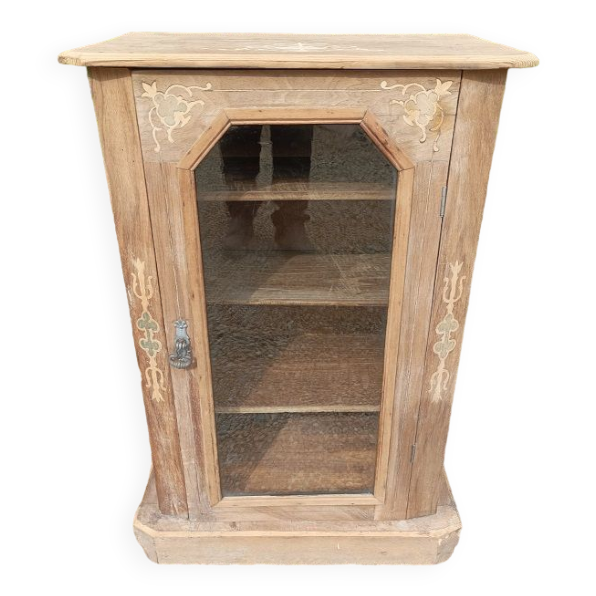 Showcase in solid wood