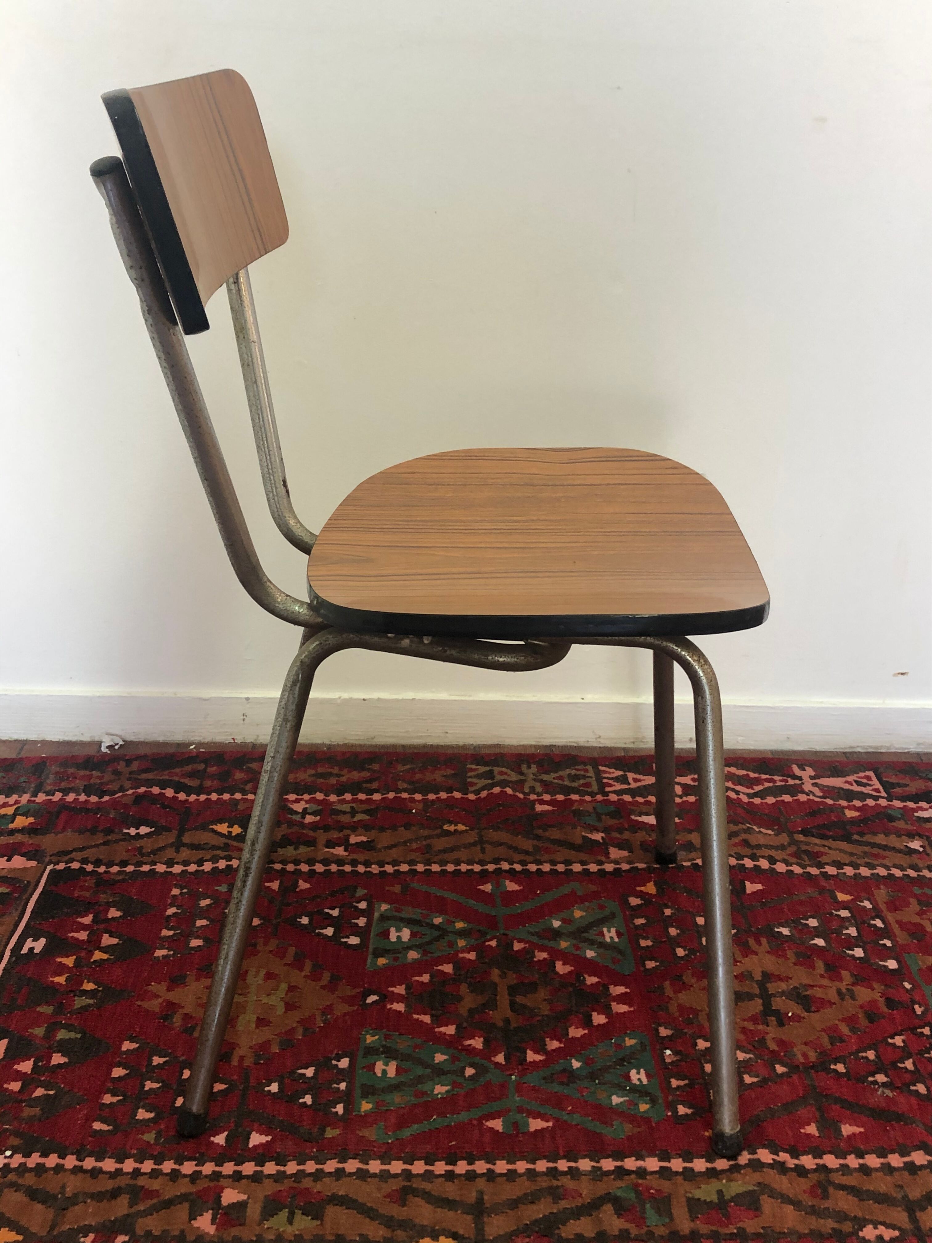 Lot de 6 chaises en formica bois foncé