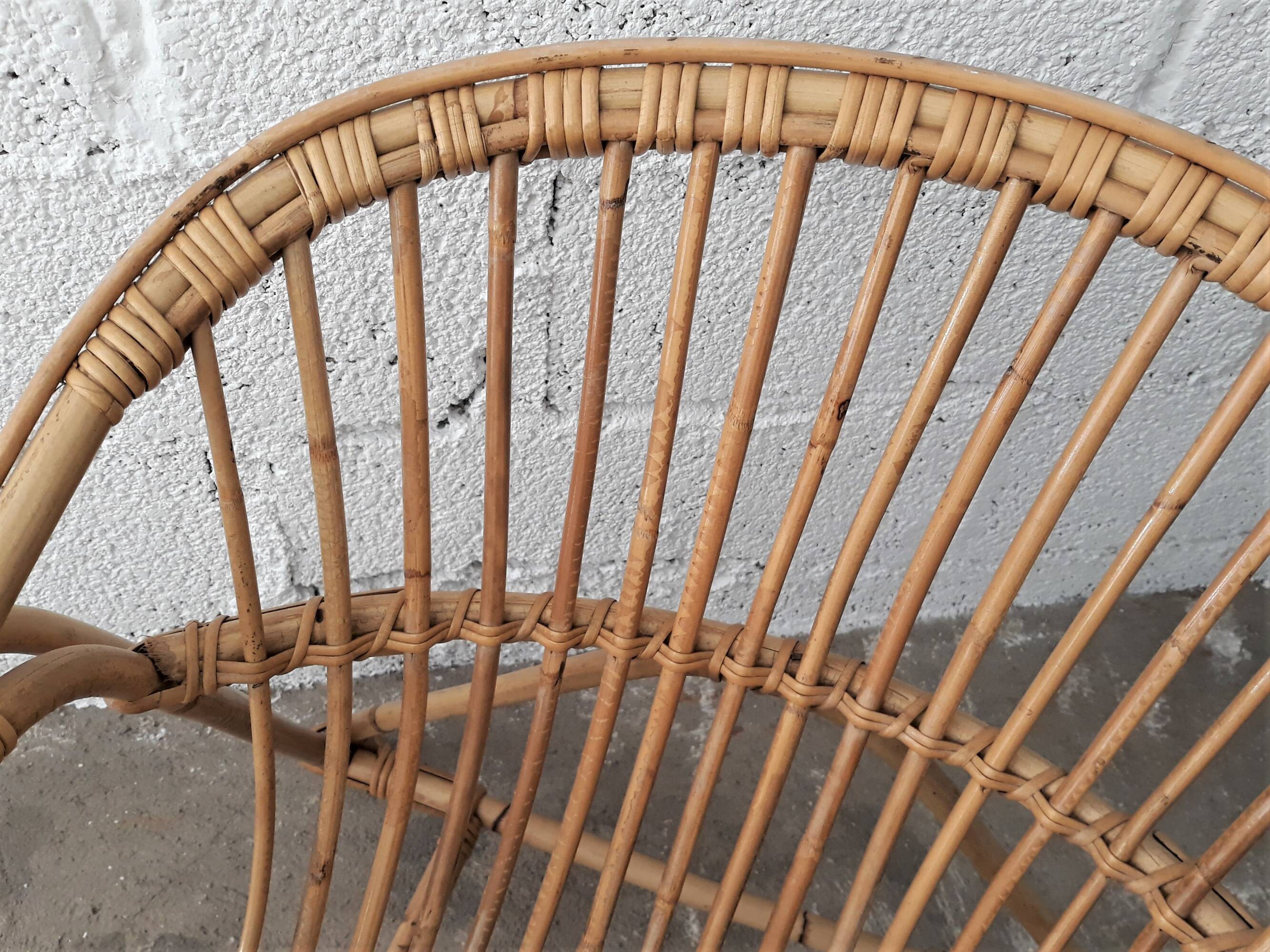 Pair of Shell-shaped Rotin chairs