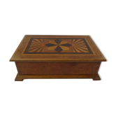 Coffret en bois marqueté à décor de soleils