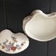 Bonbonnière en porcelaine motifs floraux fin 19eme