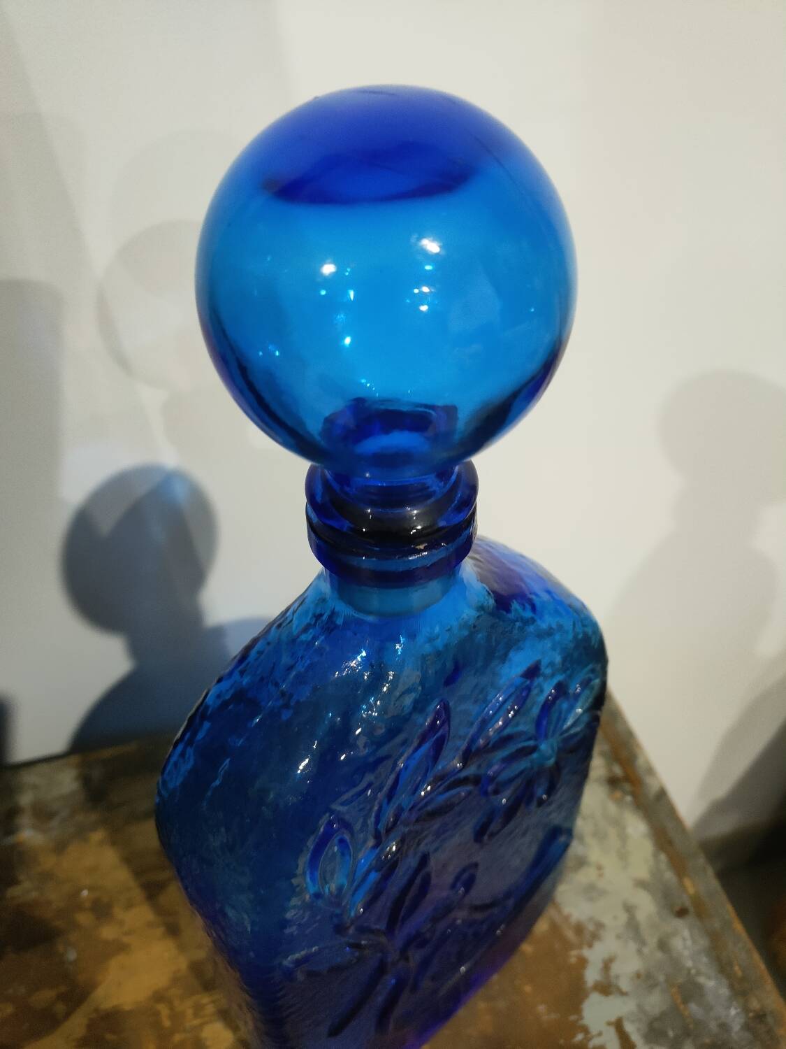 XXL cobalt blue bottle with embossed bird
