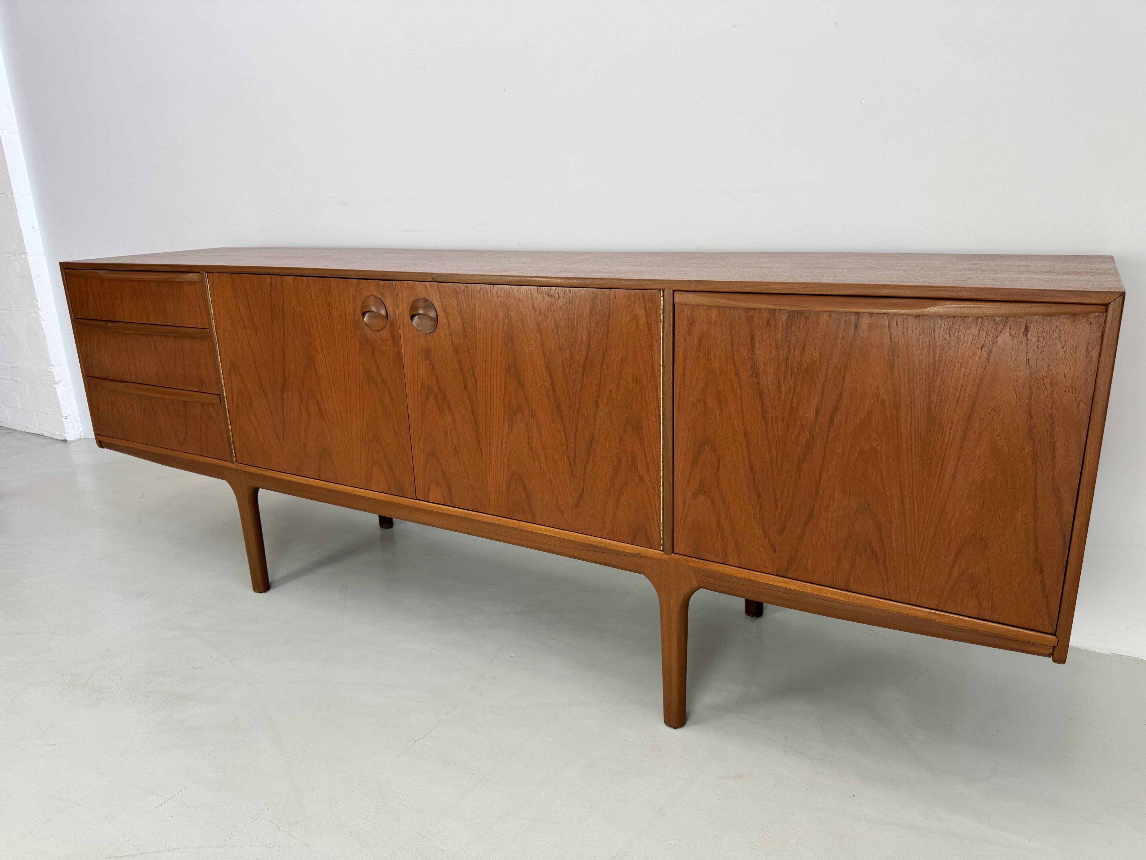 Buffet vintage de McIntosh, design de T. Robertson des années 1960