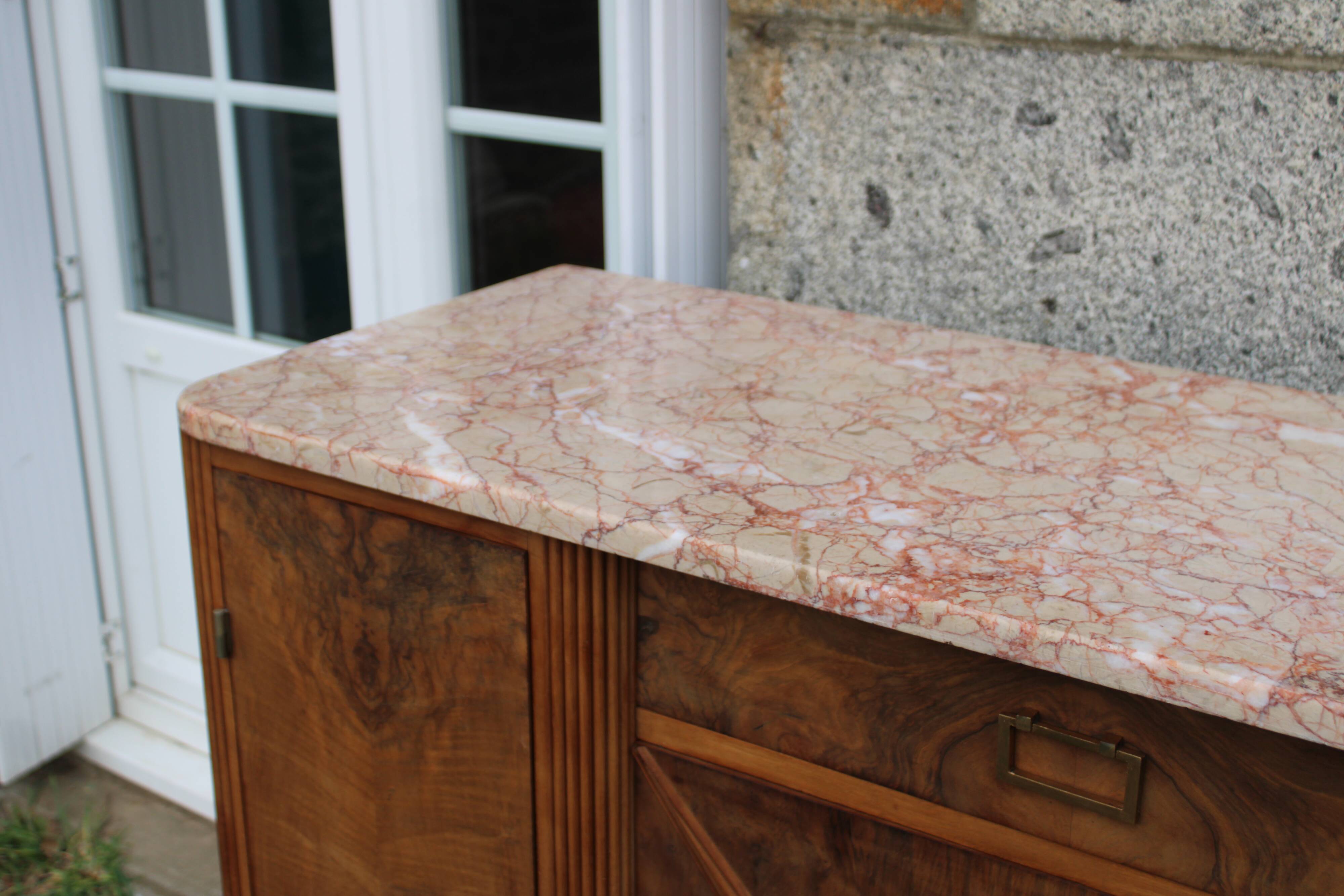 Art Deco sideboard in solid walnut and veneer – pink marble top