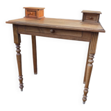 Writing table