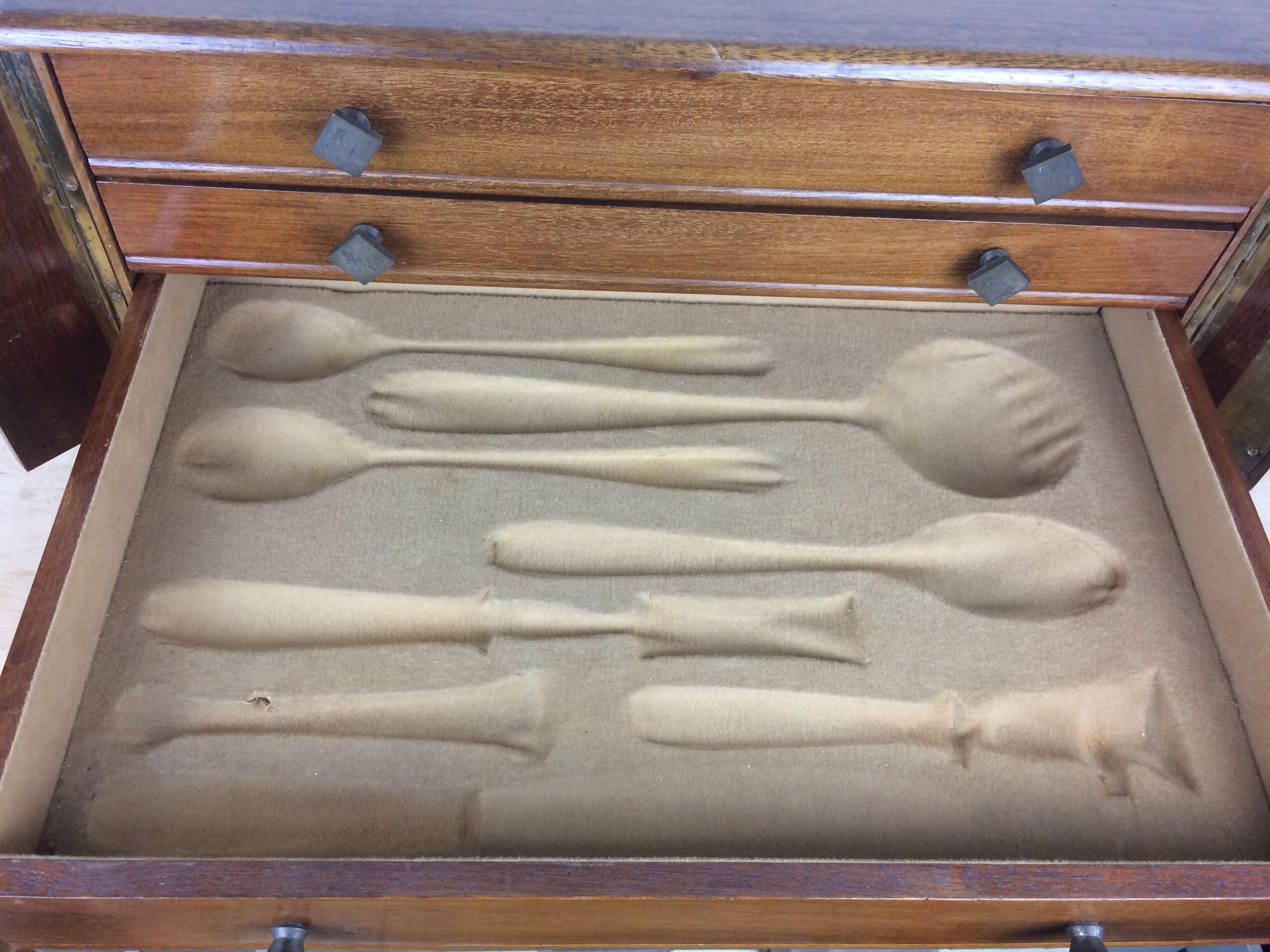 Safe cabinet 3 drawers for silver housewife