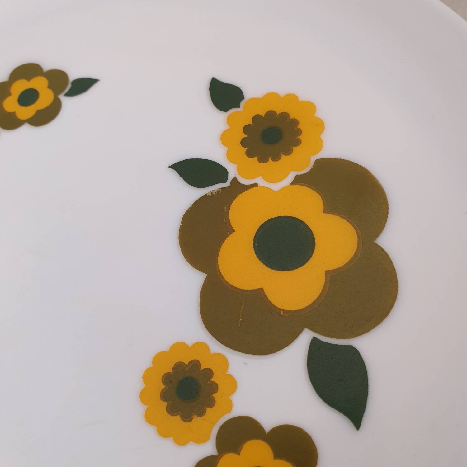 3 flat plates Lotus by Arcopal