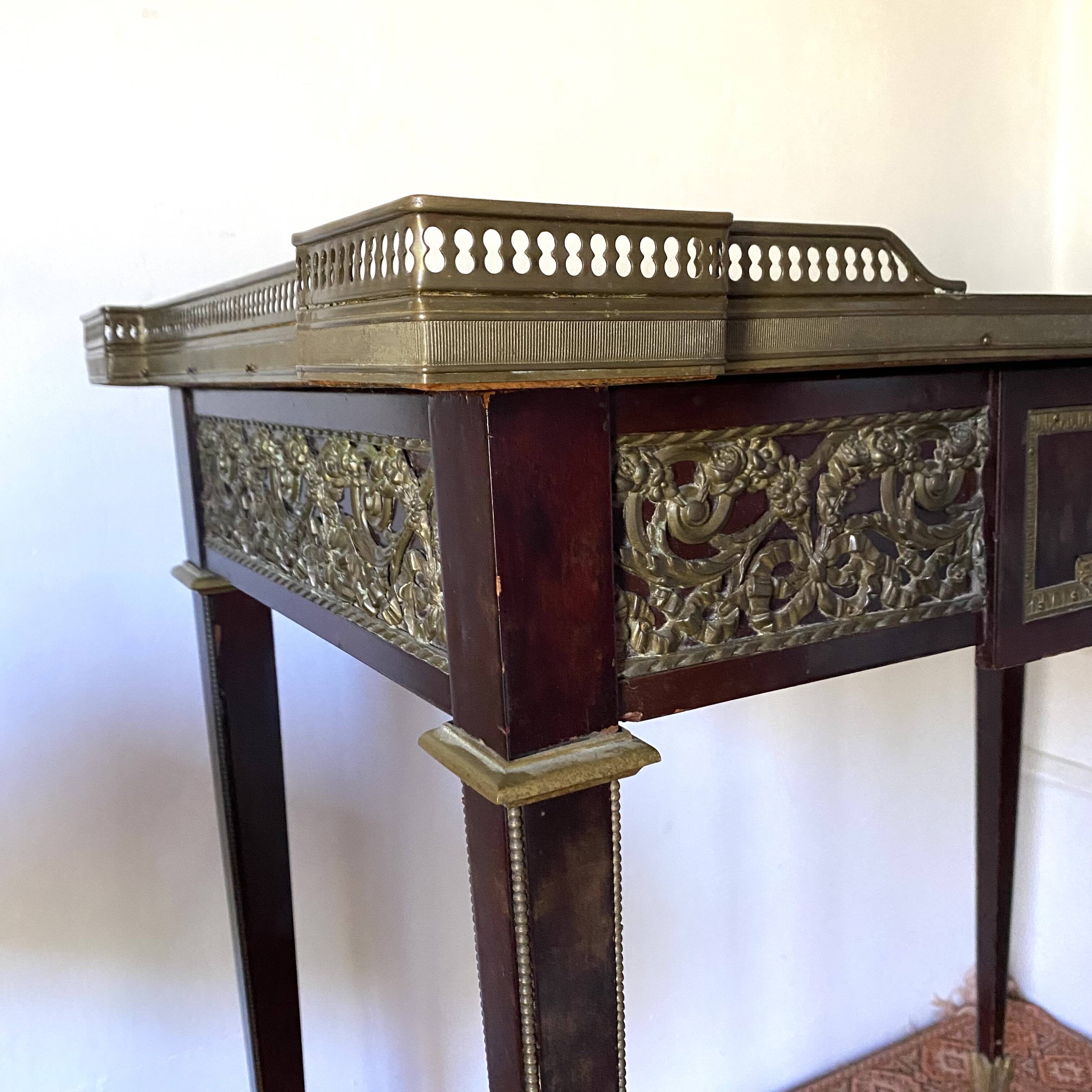 Living room table, Louis XVI style desk in wood, marble and brass