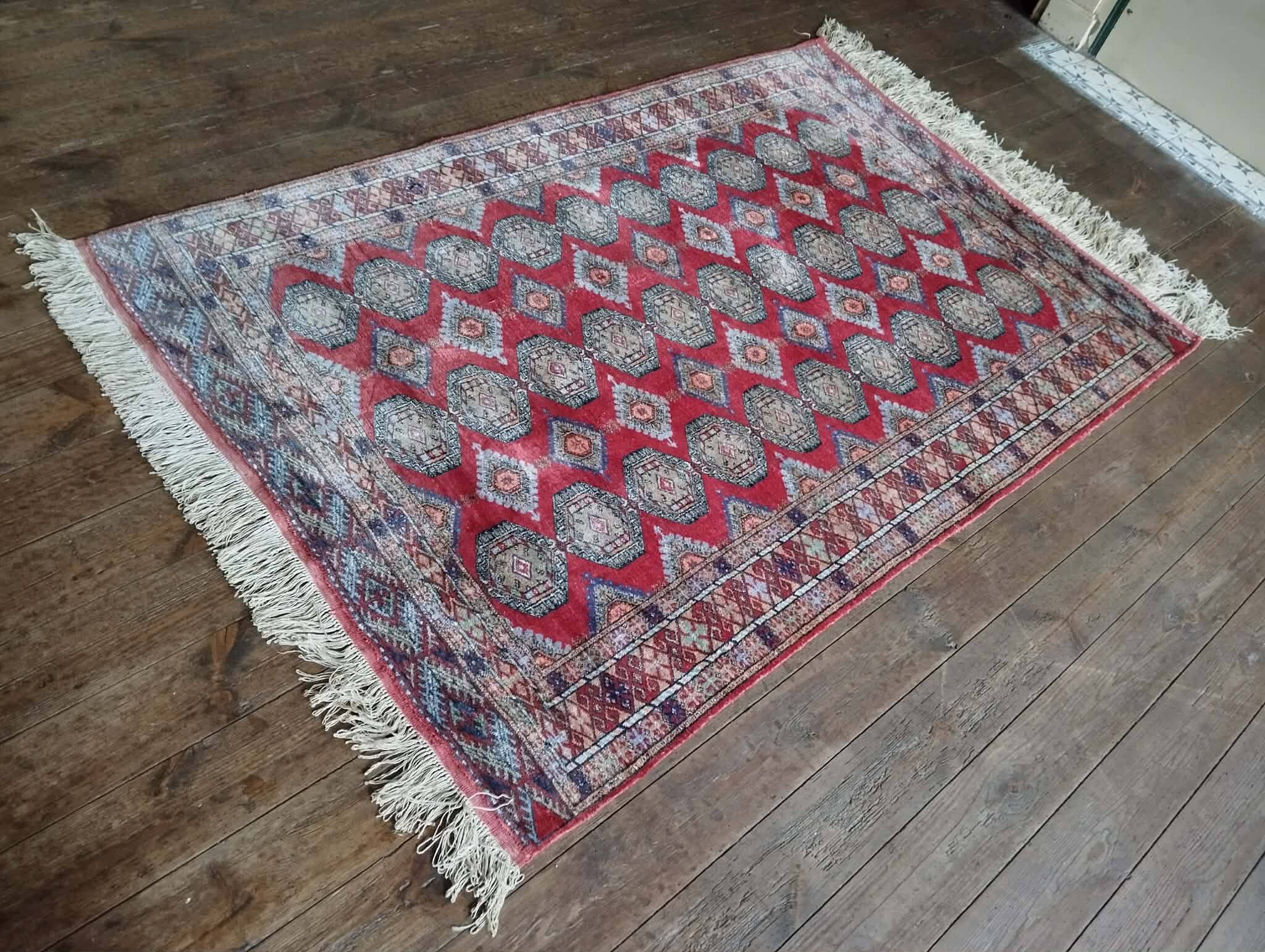 Handmade Turkmen Bukhara carpet 173x113cm