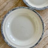Duo of iron earth dishes