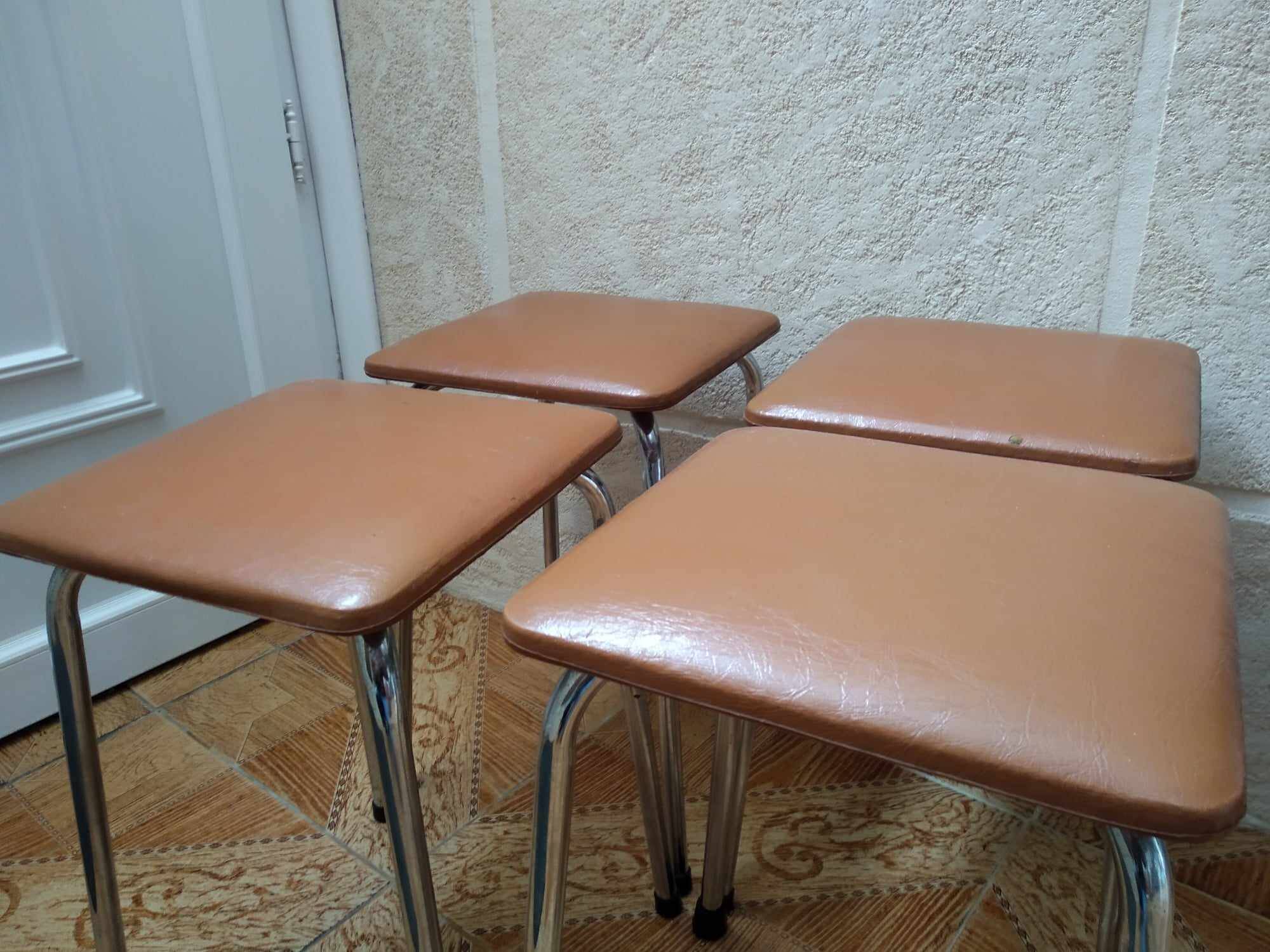 Lot de 4 tabourets vintage années 70