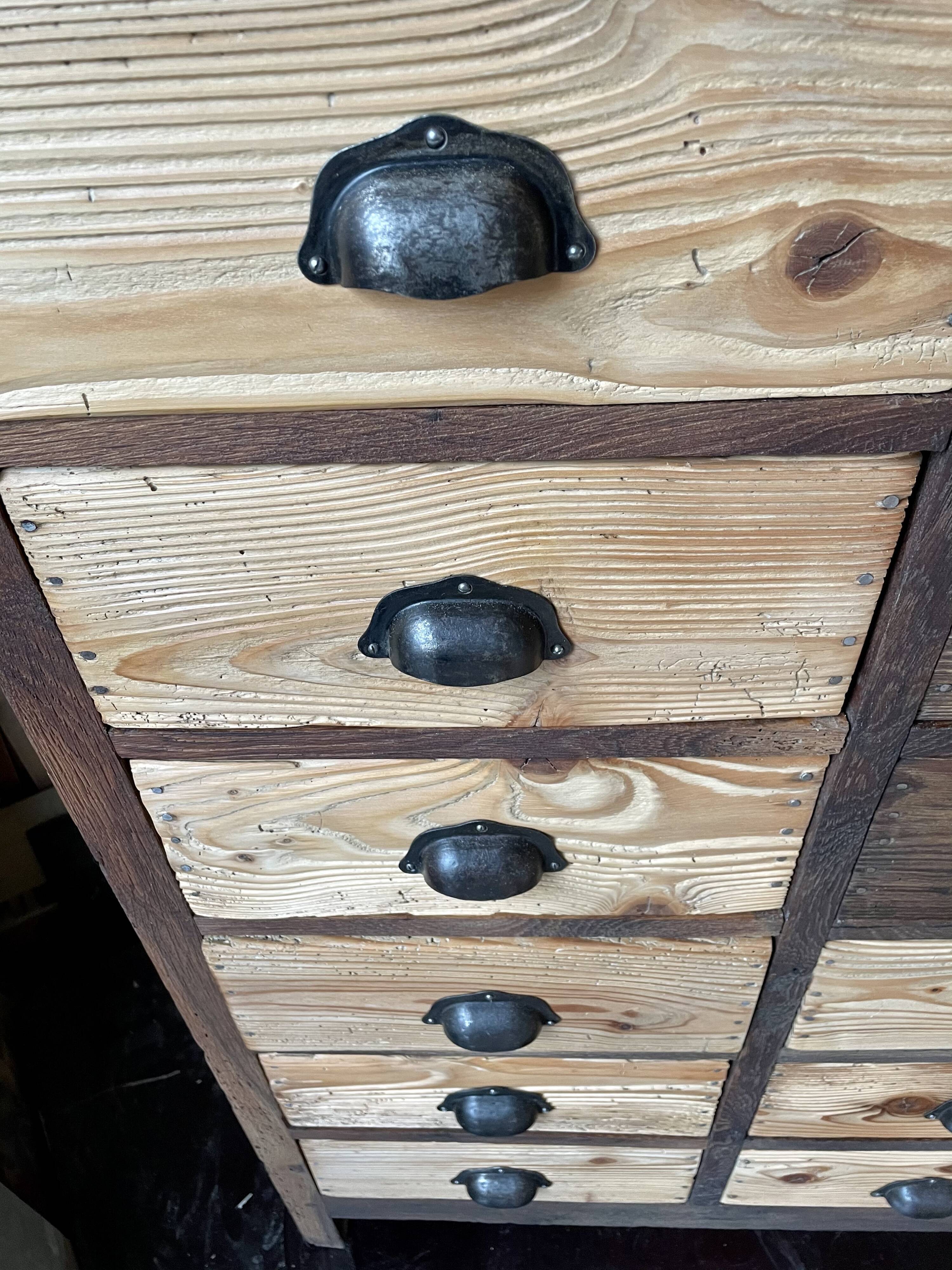 Trade cabinet with drawers