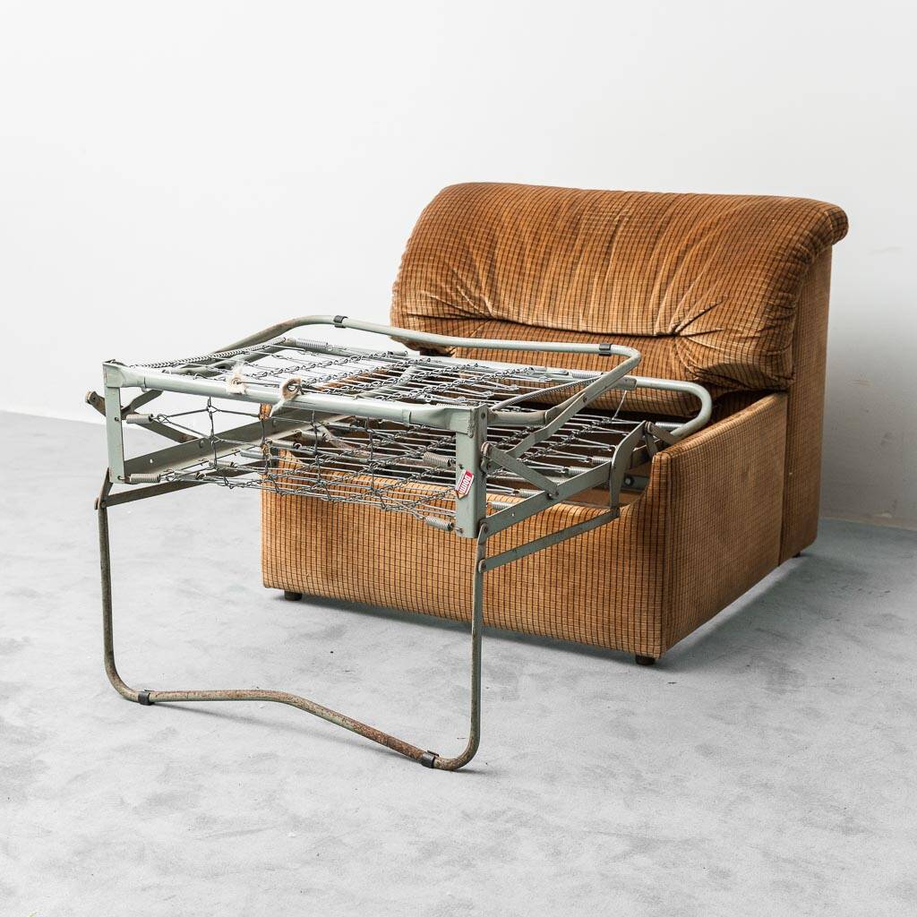 Doimo Salotti 1970s vintage convertible armchair bed in fabric