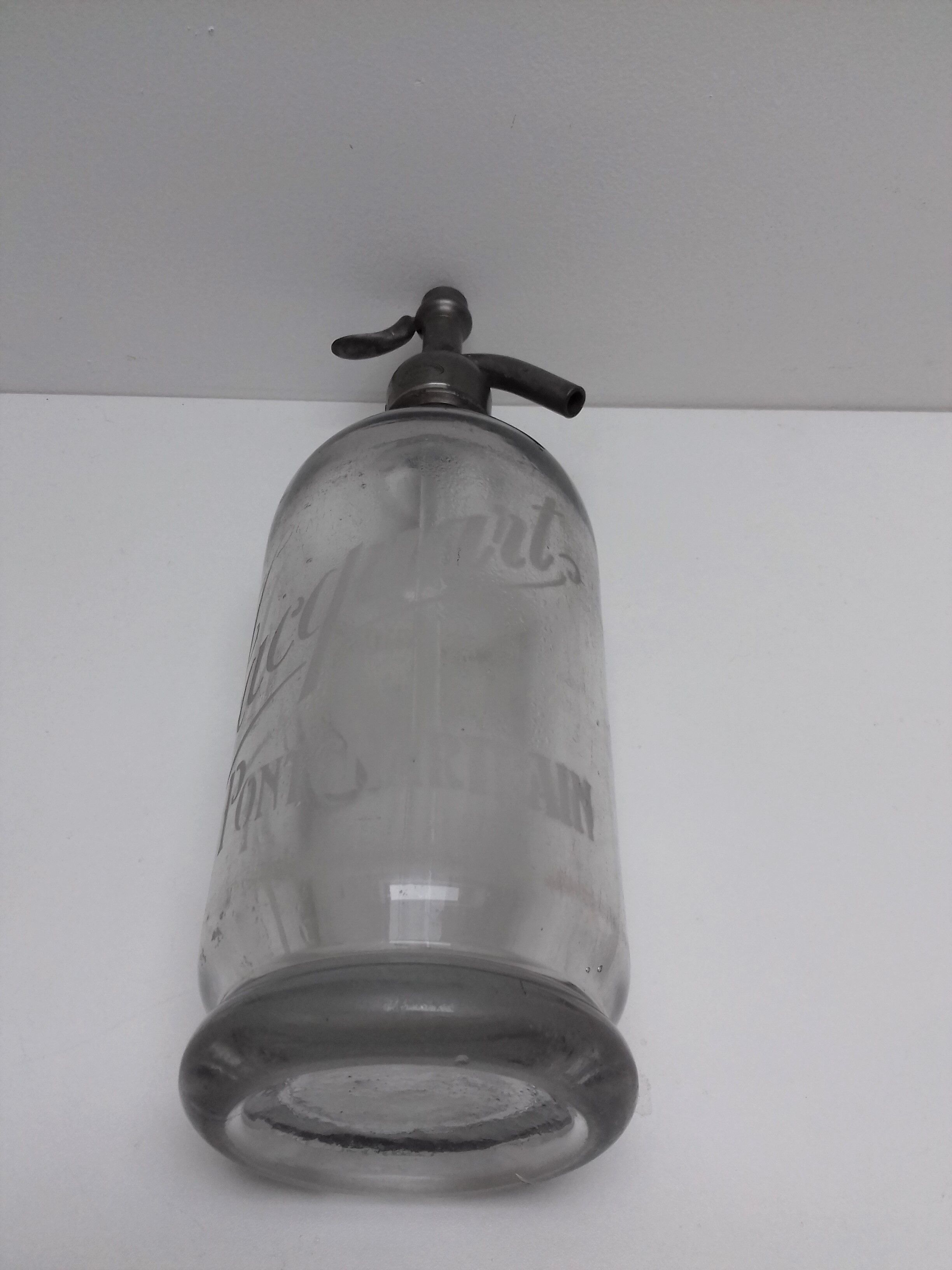 White Selt Water Siphon "JACQUART"