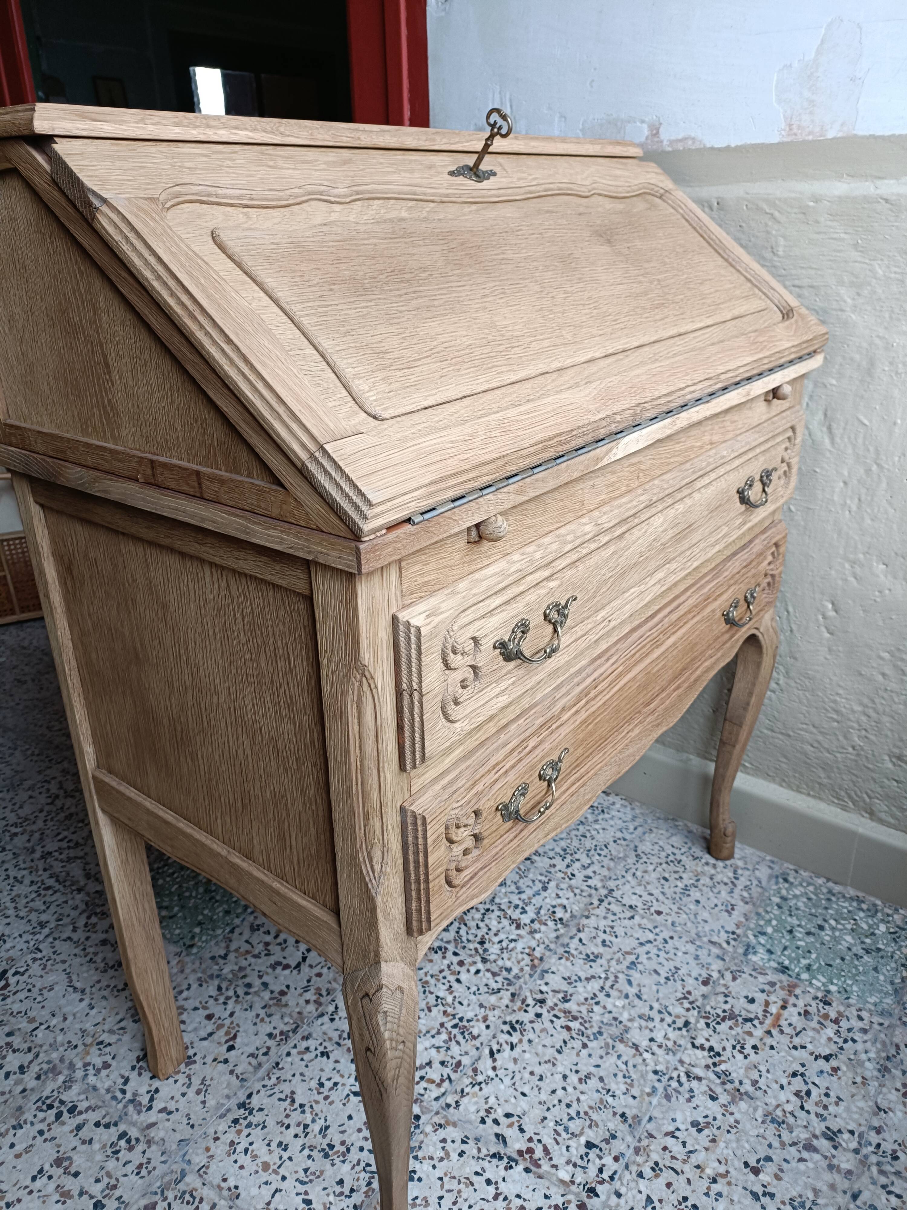Renovated secretary