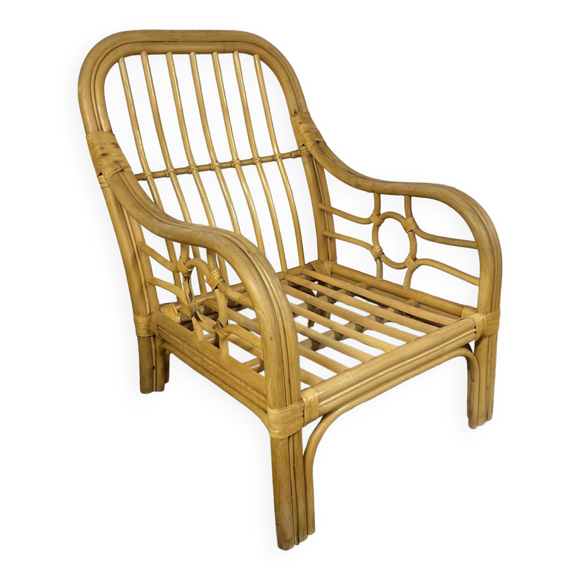 Fauteuil chauffeuse vintage en rotin des années 70