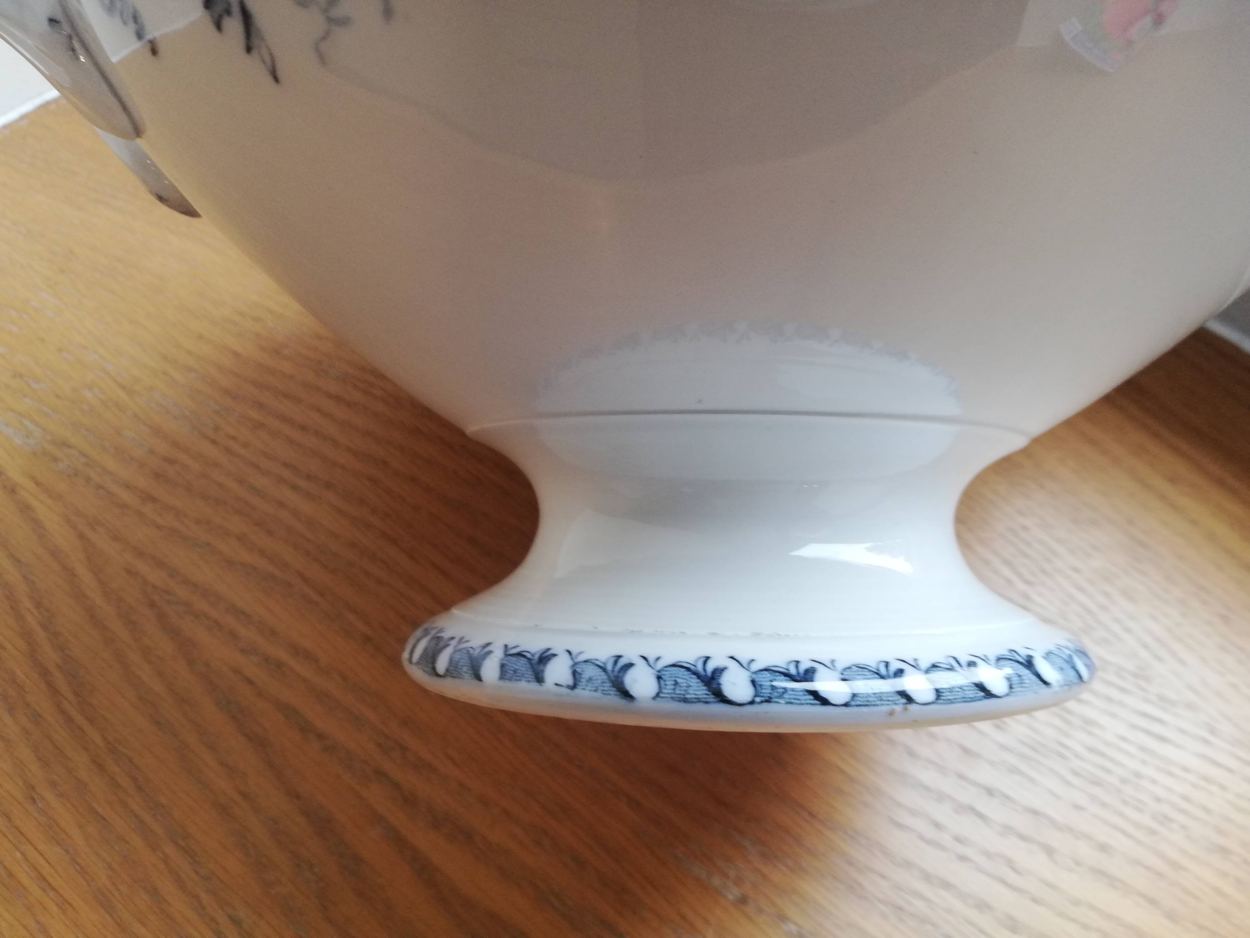 Iron earth salad bowl