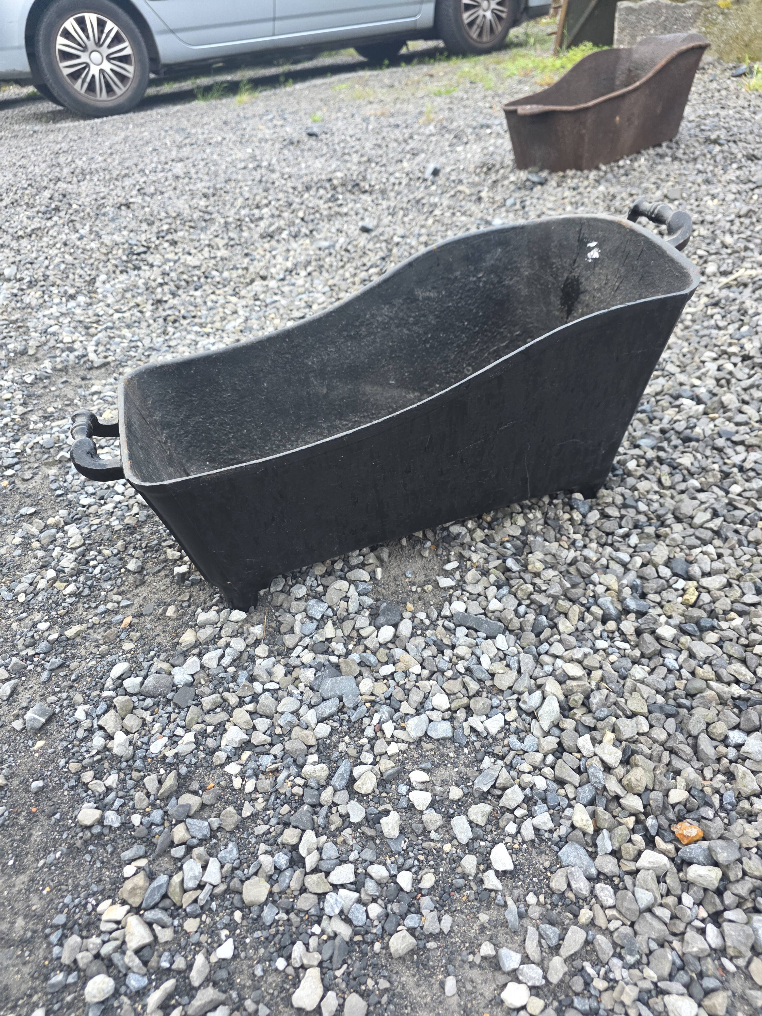 Cast iron planter