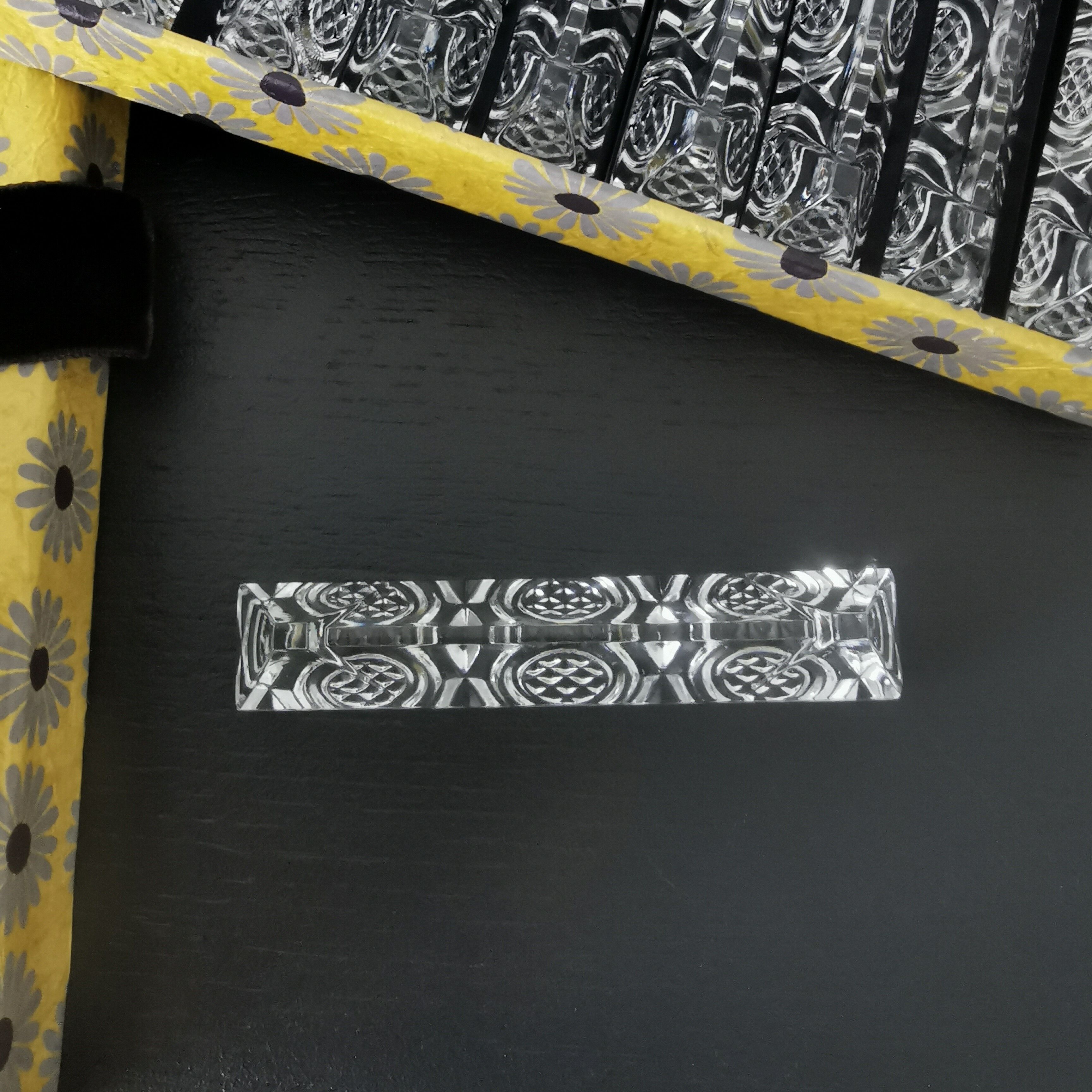 Crystal knife holder