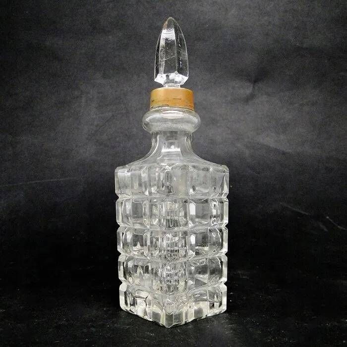 I9R crystal decanter Vienna Cut