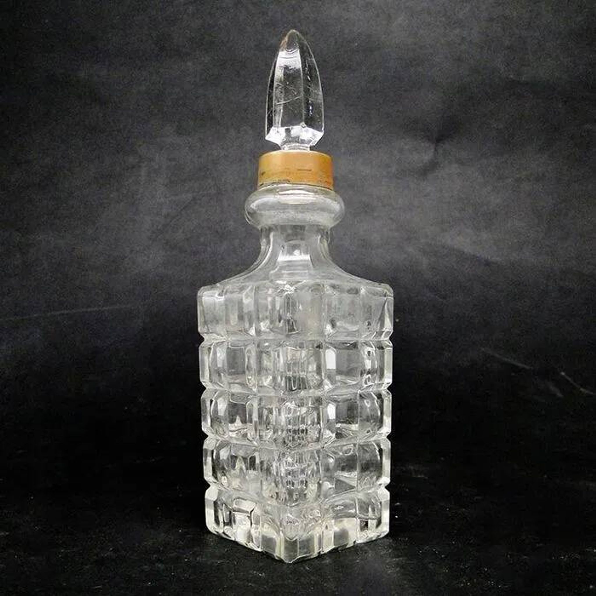 Carafe en cristal, Vienne