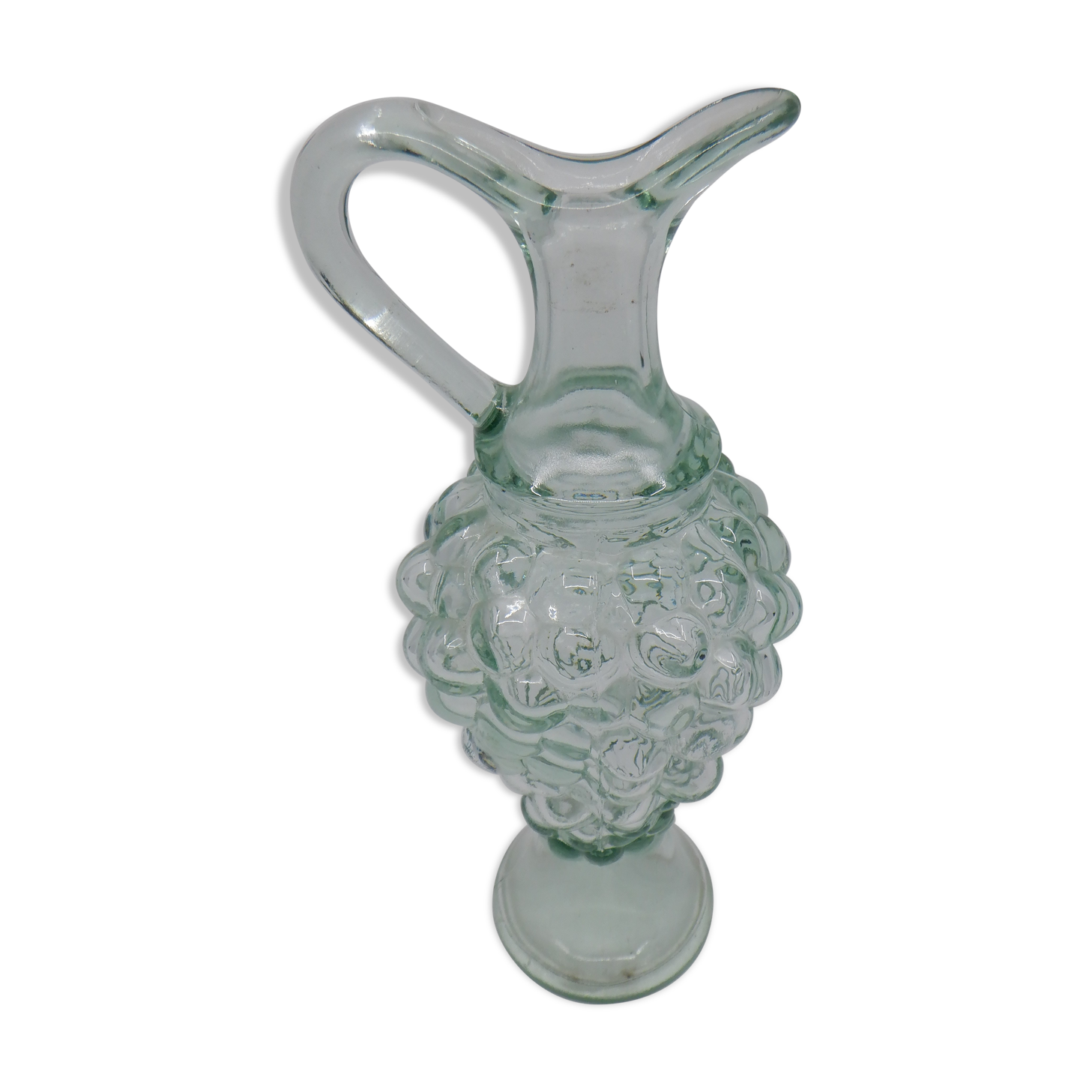 Grape cluster carafe