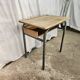 Bureau d'écolier 1960 avec casier