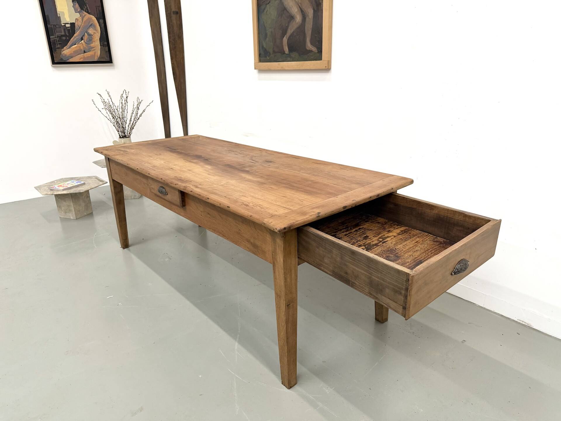 Solid walnut table - Tapered legs