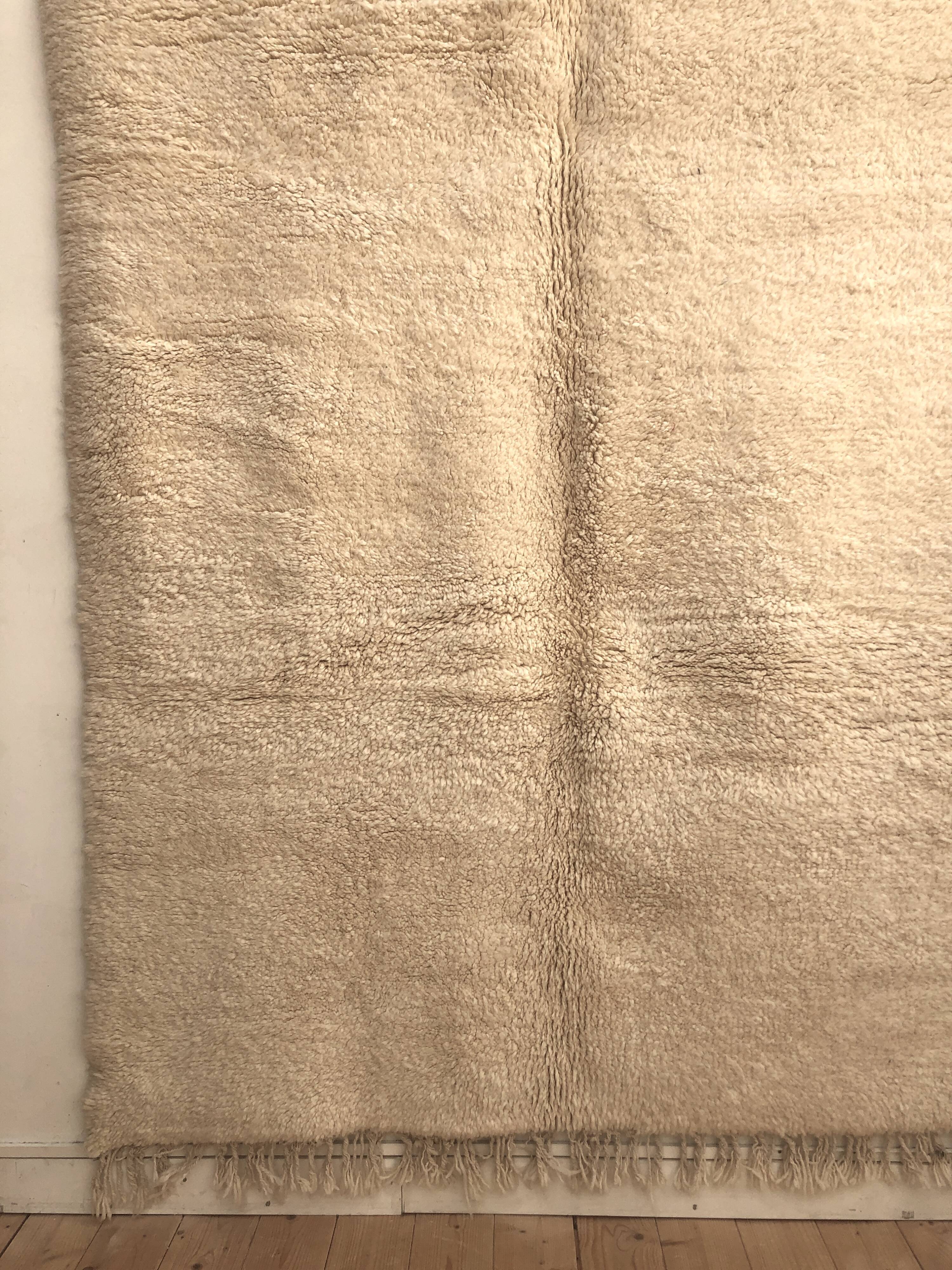 Moroccan Berber carpet Beni Ouarain un motifless 2,46x1.67m