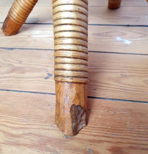 Corbeille sur pieds en bois et osier tressé 1950