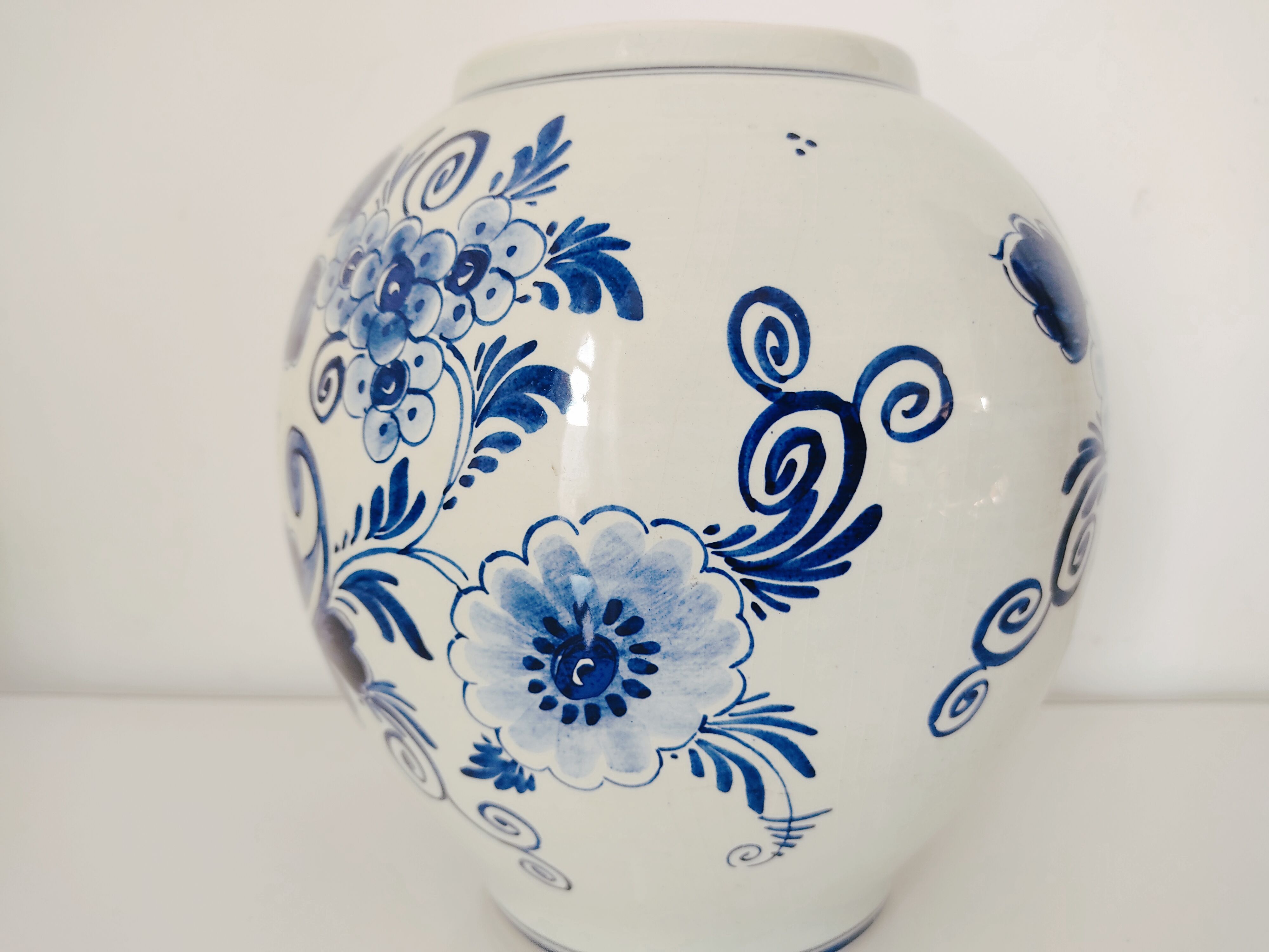 Delft earthenware vase floral decoration