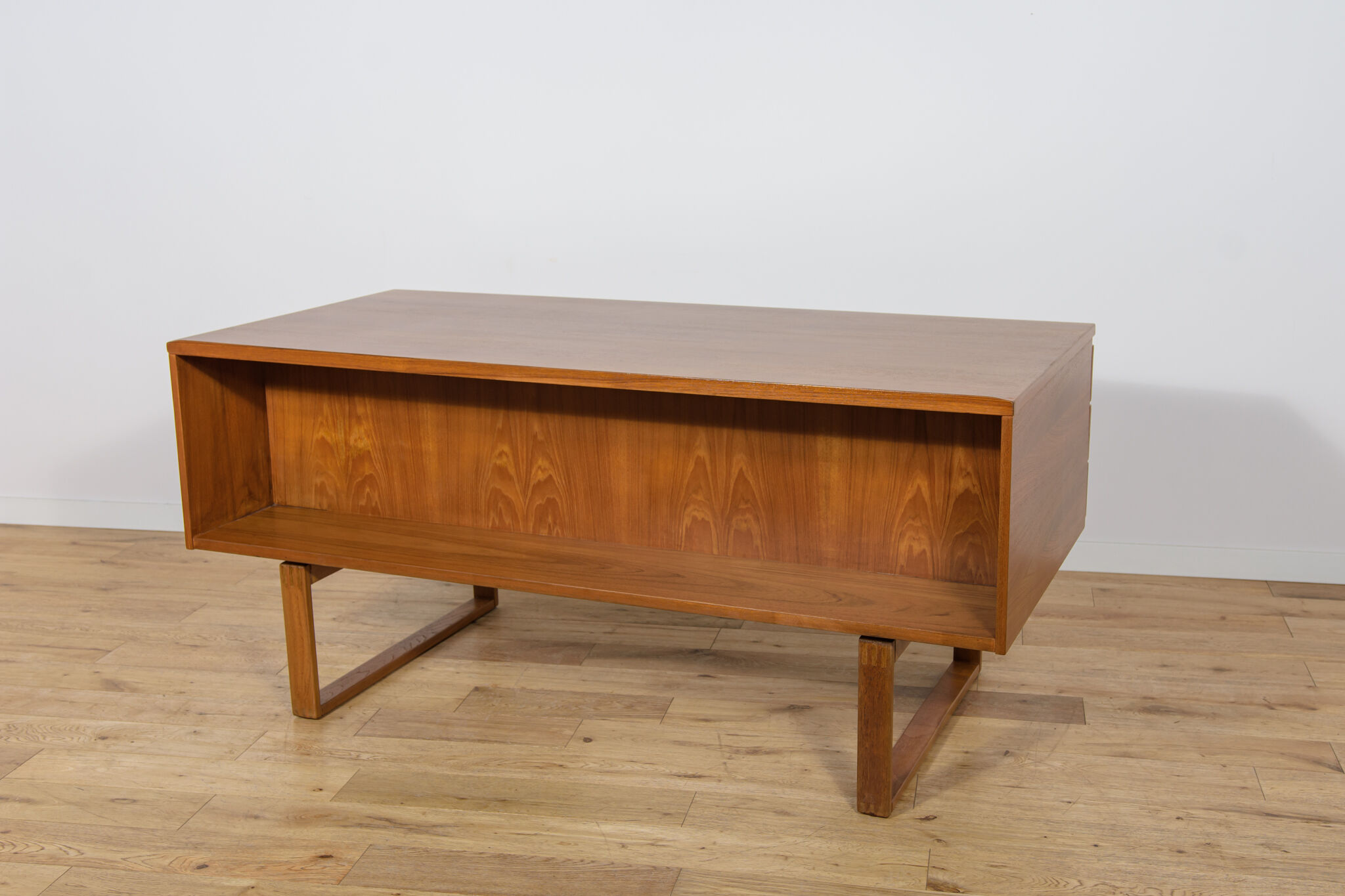 Mid-Century Teak Freestanding Desk by Torben Valeur & Henning Jensen for Dyrlund, Denmark, 1960s