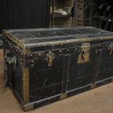 Old travel trunk 1900 "Snutsel" Lille