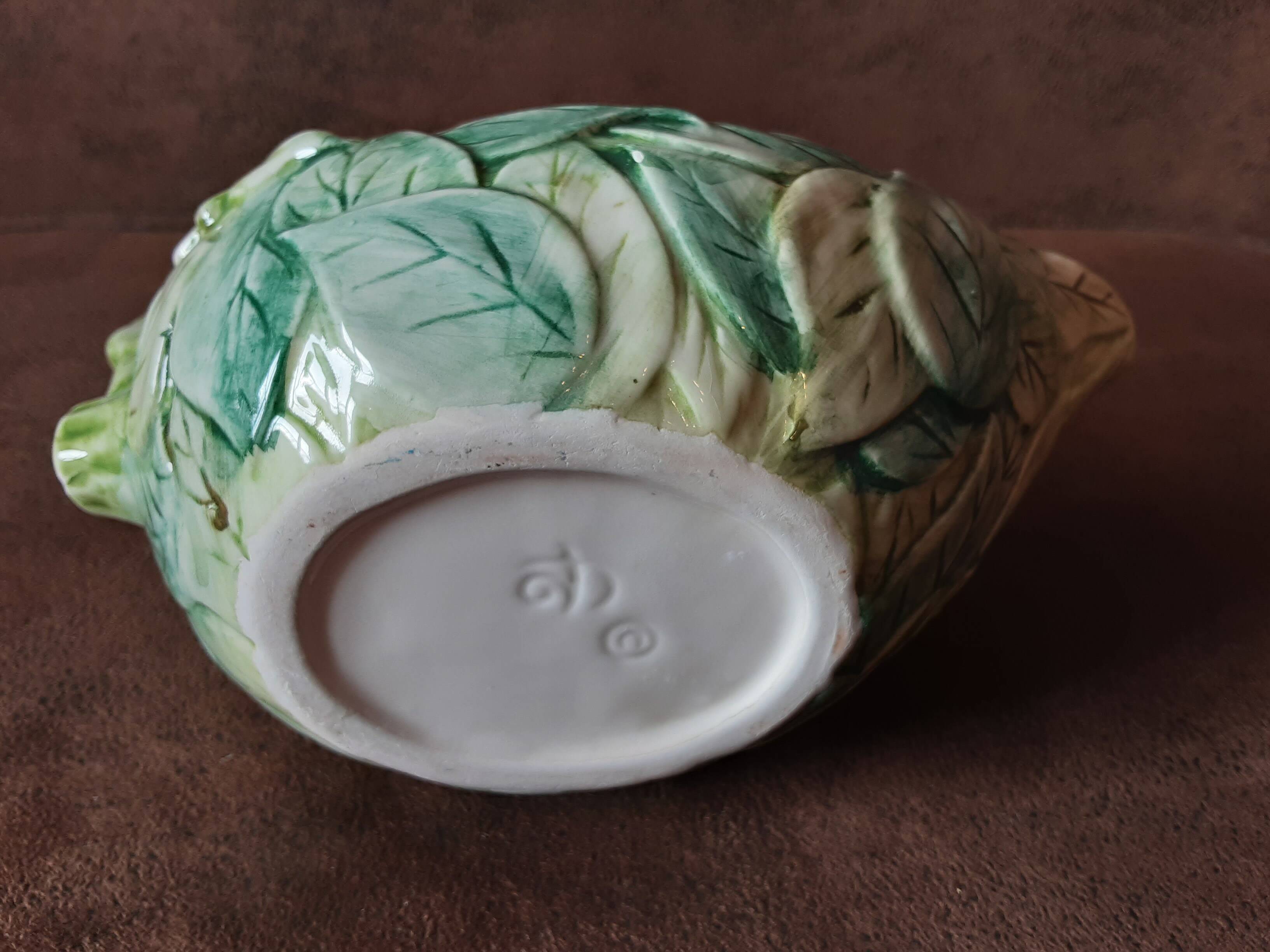 Gravy boat in barbotine style