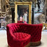 Indiscreet in red velvet and gilded wood from the Napoleon III period