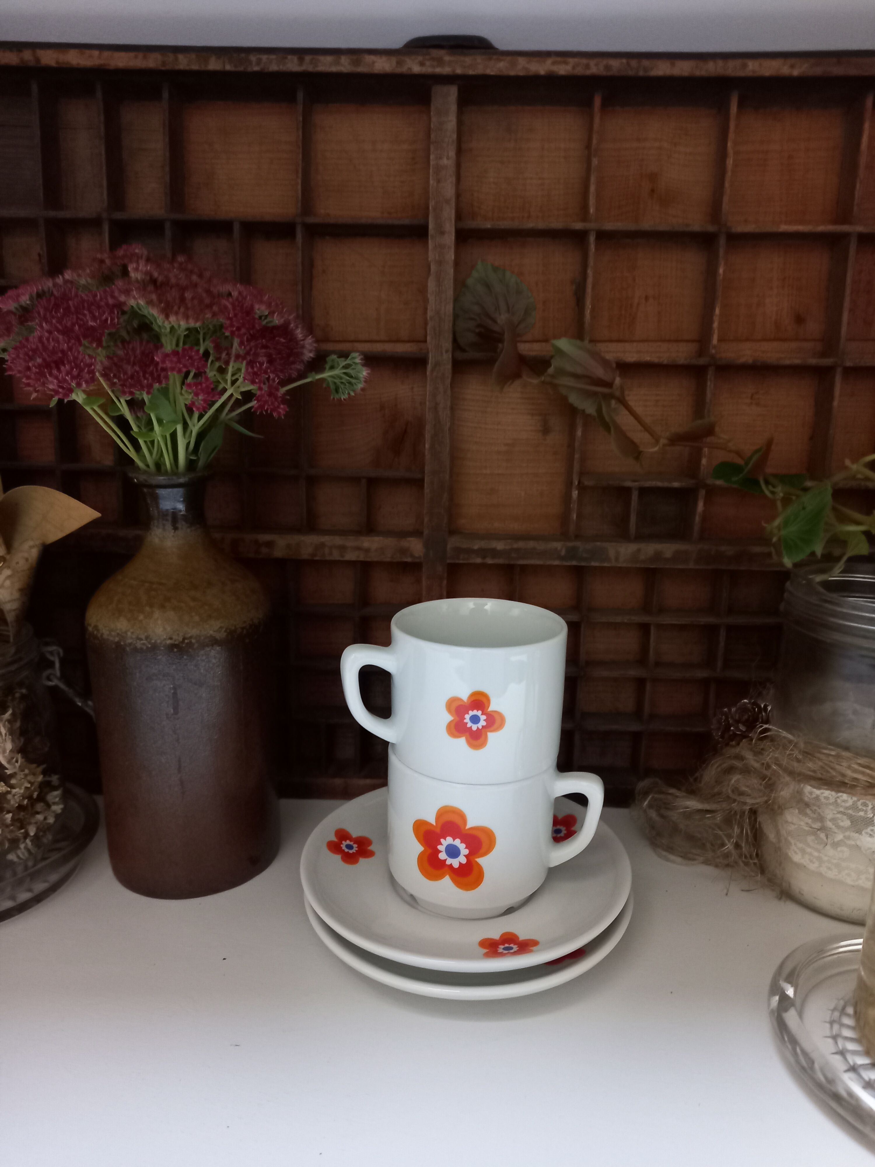 2 mugs and saucers in porcelain Colombia Vintage 1970s