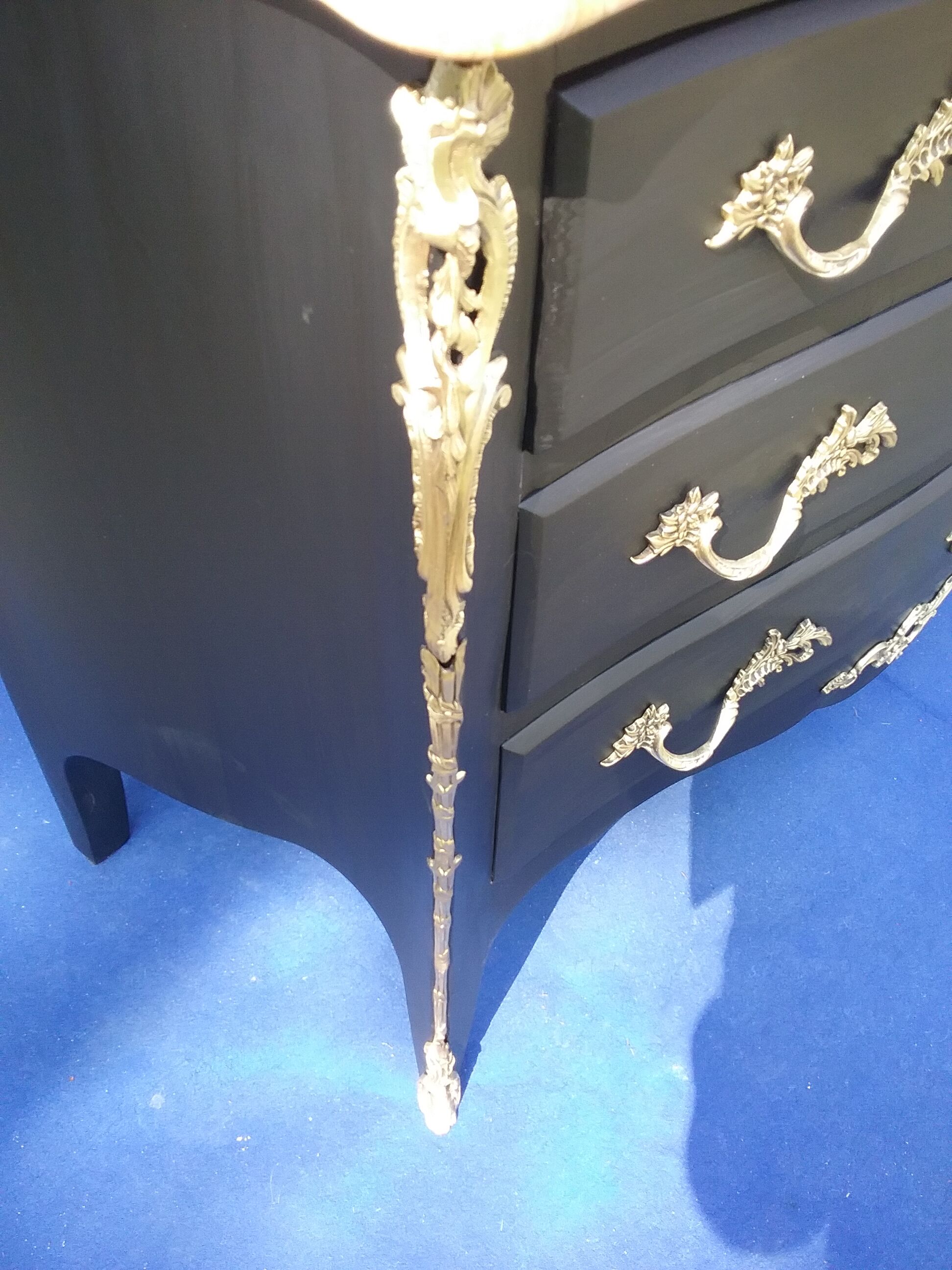 Black dresser style Louis XV