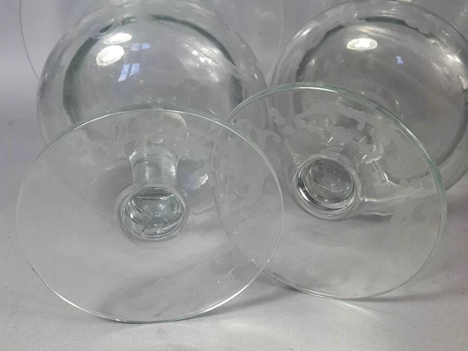 Pair of large antique Medici-shaped vases in engraved blown glass C412