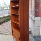 Vintage shelf window