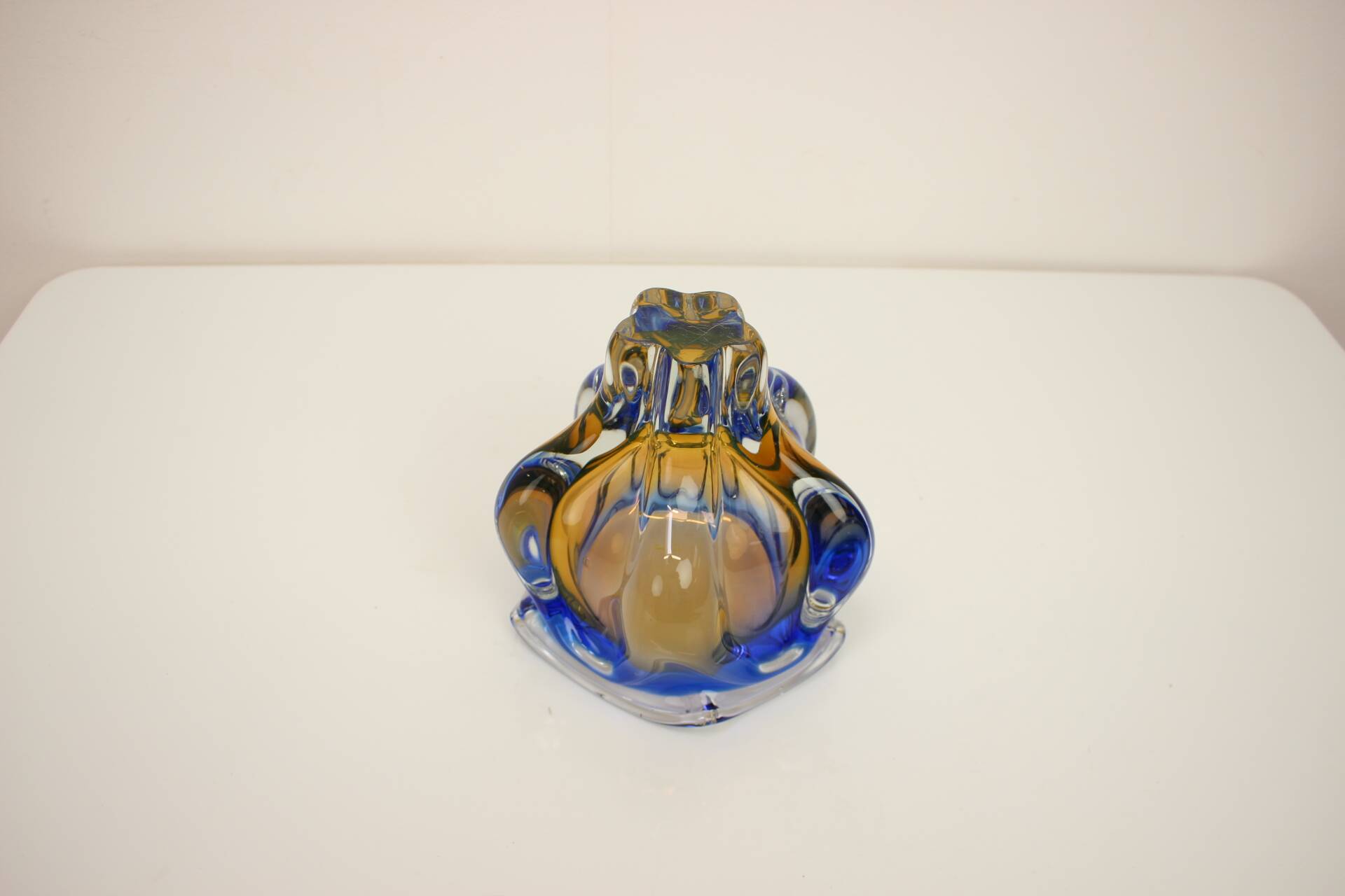 Cendrier vintage en verre d'art conçu par Josef Hospodka dans les années 1960.