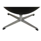 Fauteuil Egg en cuir noir d'Arne Jacobsen pour Fritz Hansen