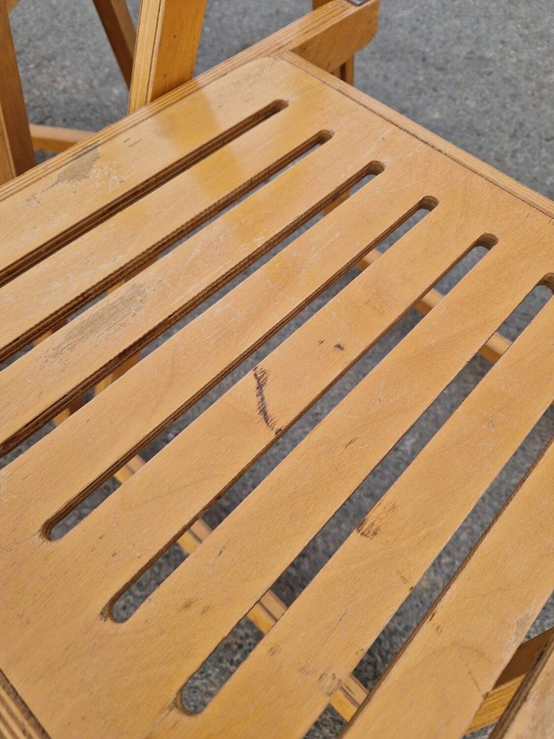 Set of 4 Folding Chairs in Wood and Plywood