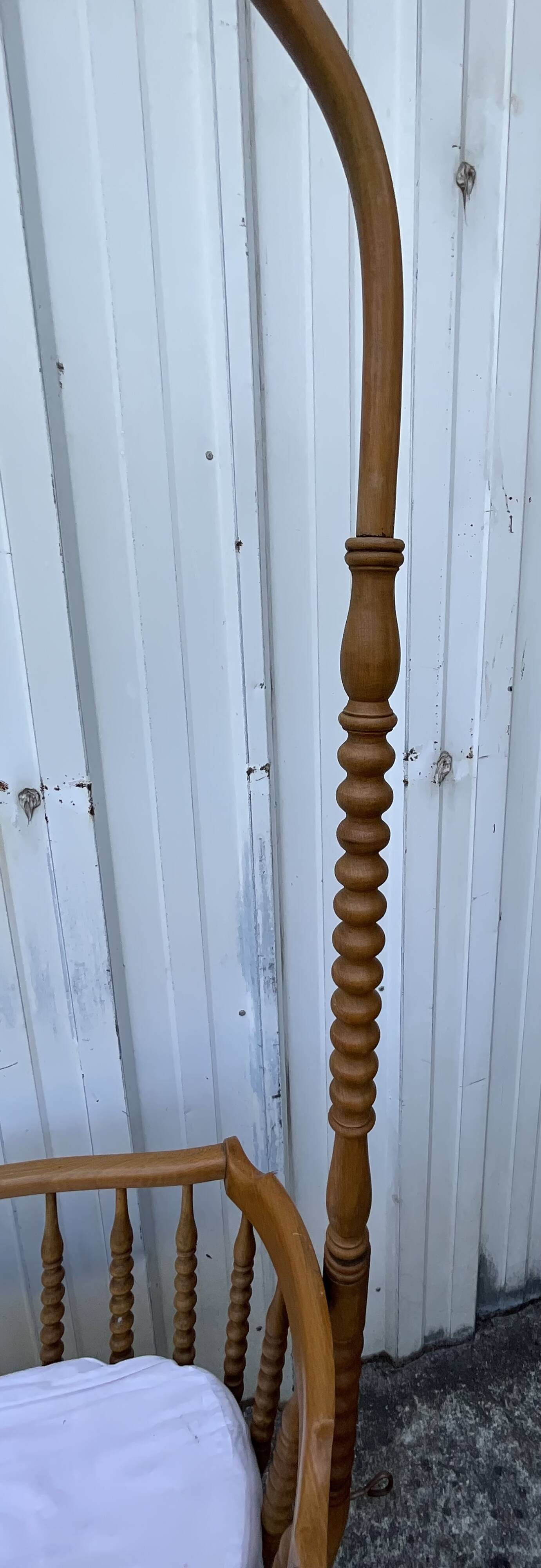 Antique cradle in solid beech – Early 20th century