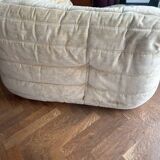 Canapé d’angle Togo ligne Roset en tissu velours beige