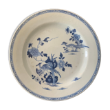Blue and white porcelain plate of the blue family, 19th century