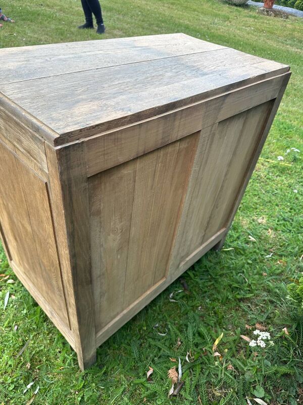 Commode vintage en bois massif sculpté – 4 tiroirs