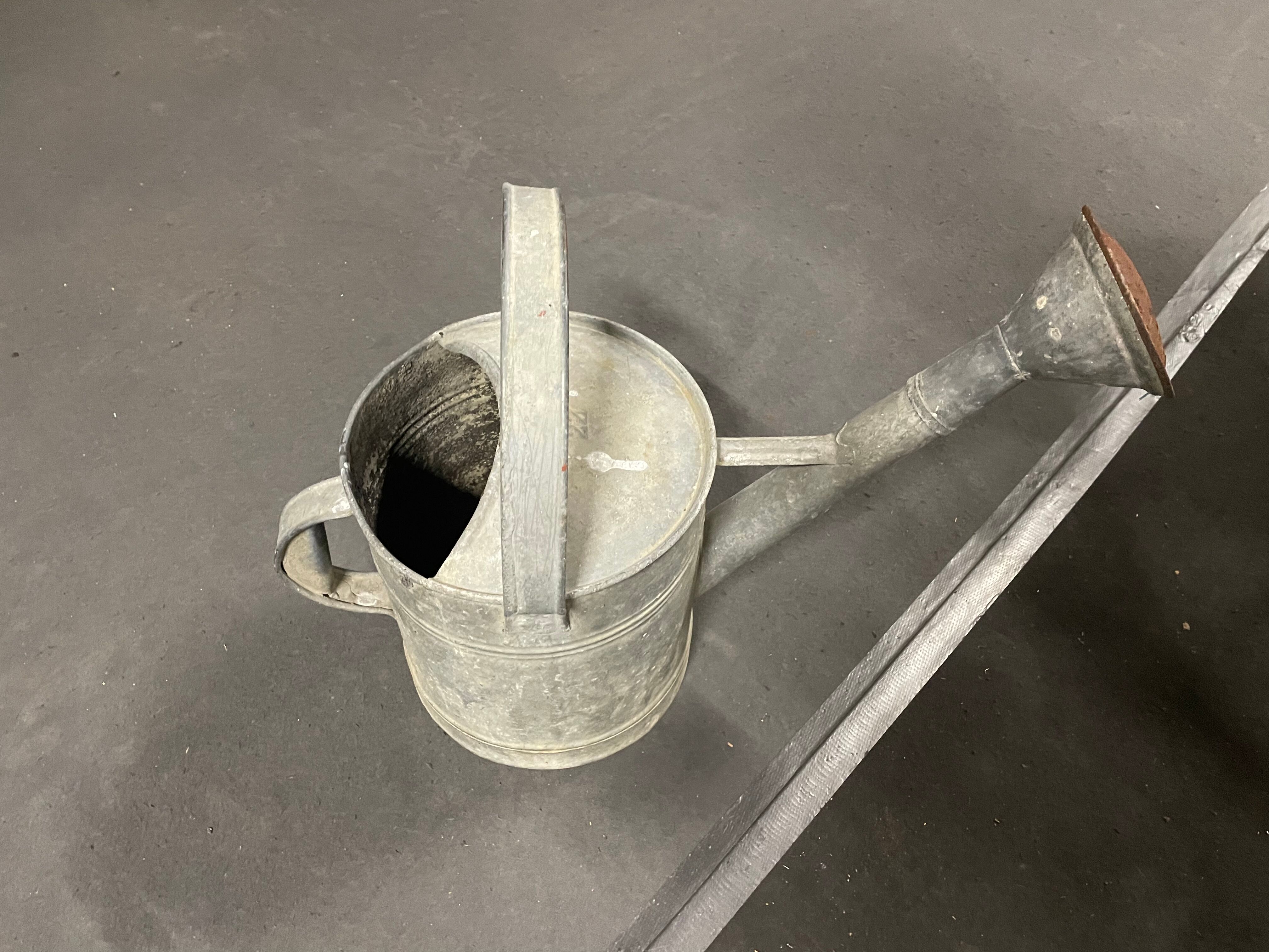 Zinc watering can