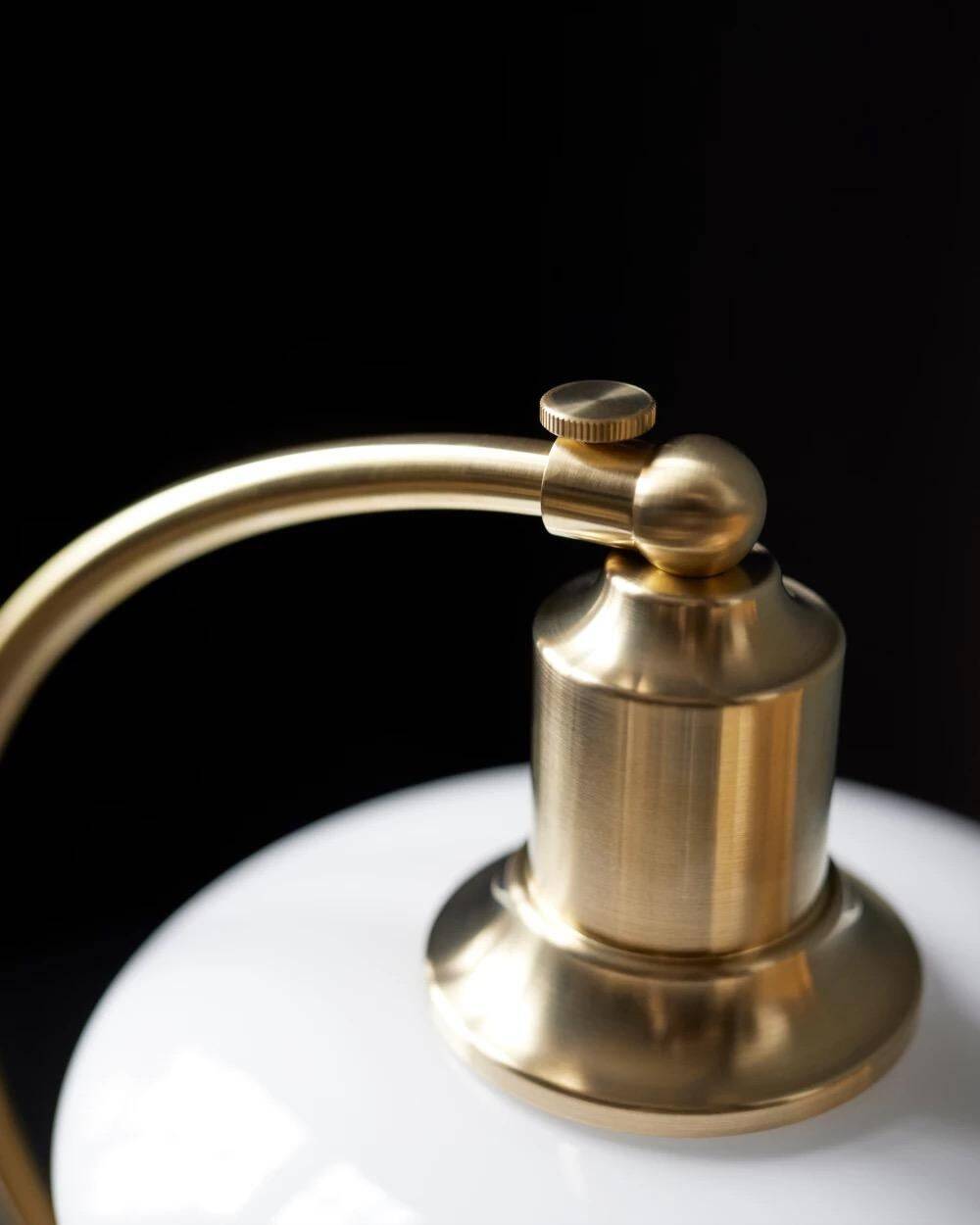 Table lamp LE by Poul Henningsen Model PH 2/2 'Luna' by Louis Poulsen