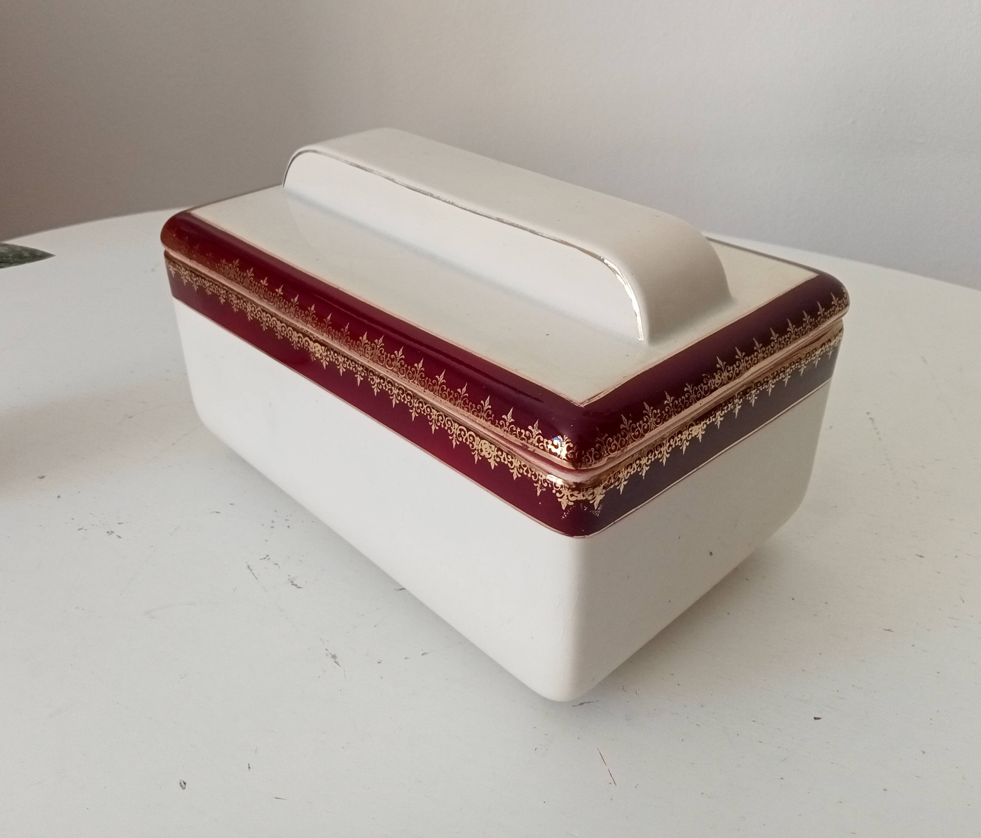 Art Deco bonbonnière from the 1950s, Digoin porcelain.